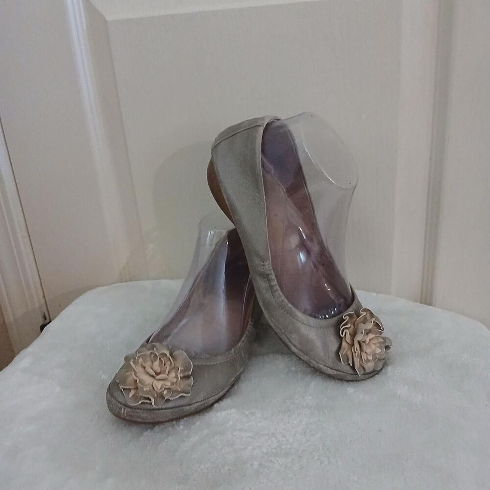 Anthropologie Naya Rustica Leather Flower Ballet Flats Gold/Tan 8 Granola Fairy